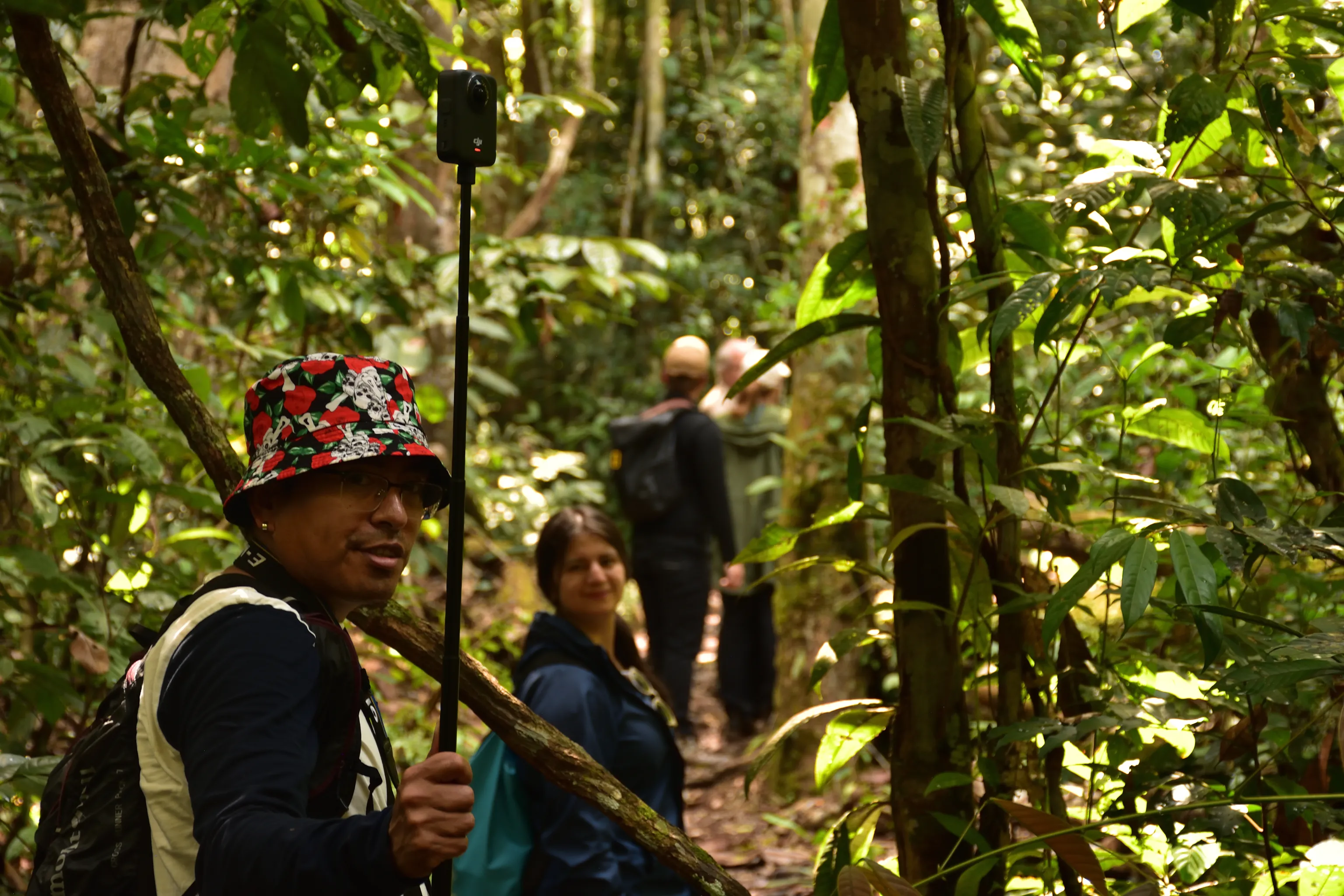Rainforest and community around Tapir Lodge slide-09 top
